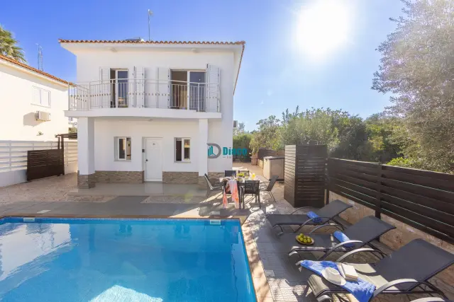 3 Bedroom Villa In Pernera
